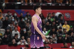 媒体人：陈国豪接近以超级B类合同加盟广东